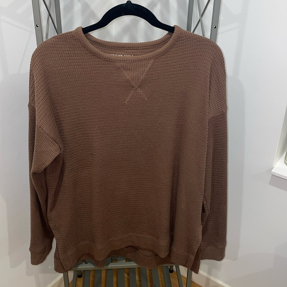 American Eagle long sleeve in a brown color. size small. oversized fit
